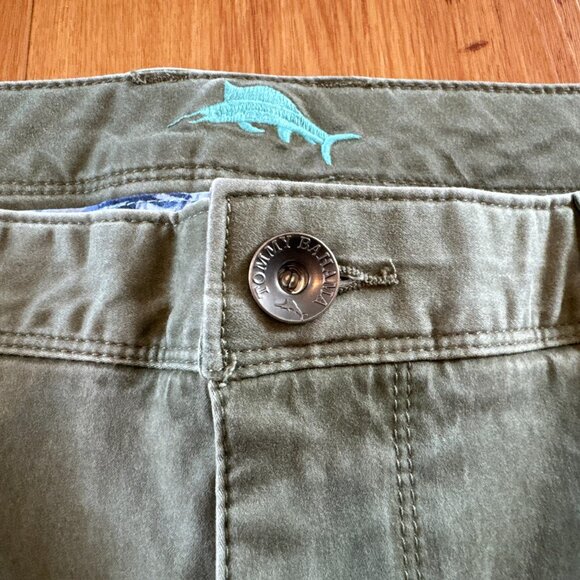 Tommy Bahama Jeans Soft Green Mens 40x32 Olive Stretch Jeans Khaki Pant - Picture 2 of 10
